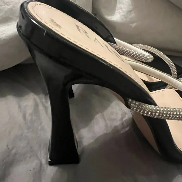 High heels - Picture 2 of 4